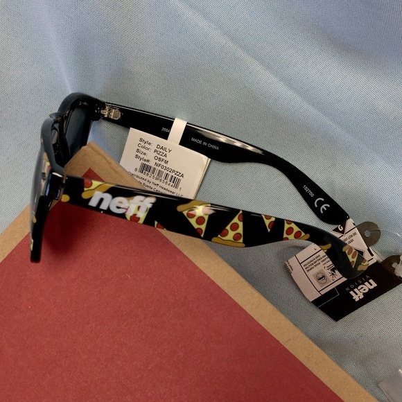 Neff Pizza Sunglasses - Picture 3 of 3